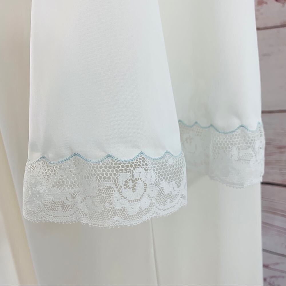 Cream and blue robe vintage button front lace - Picture 10 of 14